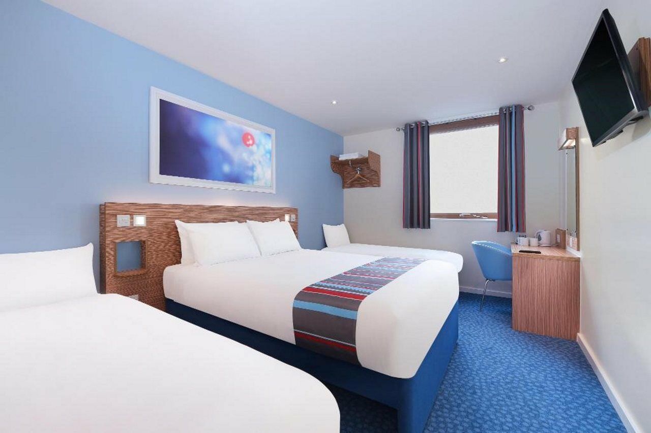 Travelodge London Raynes Park Exterior photo