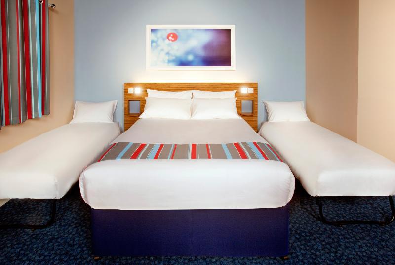Travelodge London Raynes Park Exterior photo